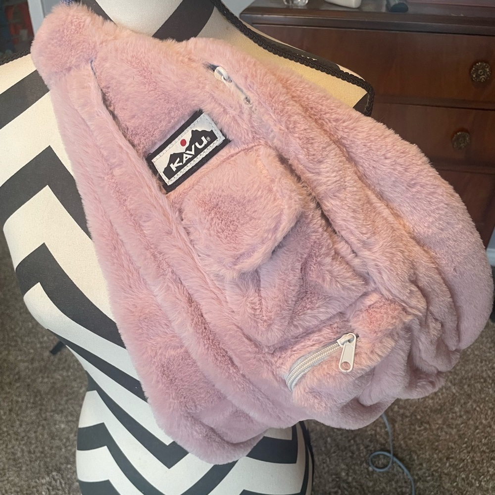 Kavu pink fluffy bag